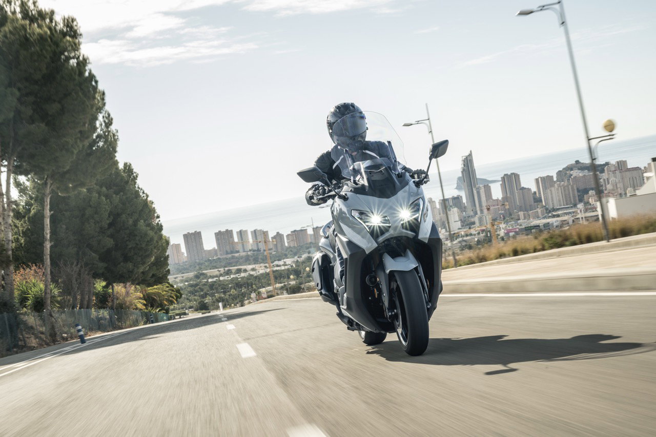 Yamaha TMAX Tech Max - riding